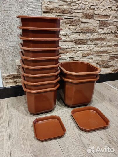 Горшок пластиковый Дама с поддоном