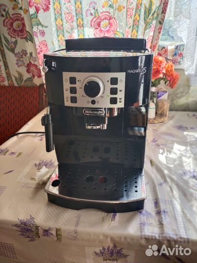 Кофемашина delonghi magnifica s
