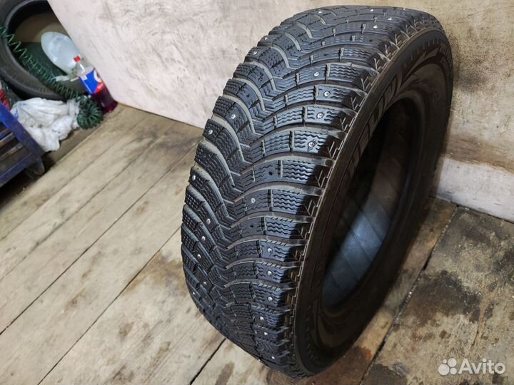 Michelin X-Ice North XIN2 215/65 R16