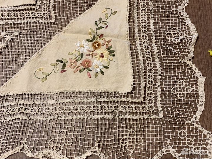 Скатерть льняная с вышивкой