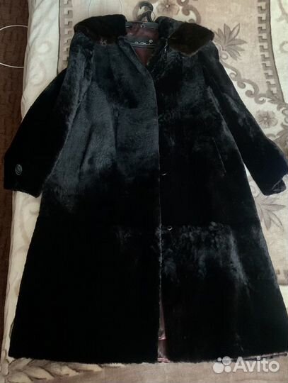 Шуба мутоновая с капюшоном из норки