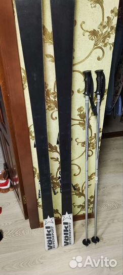 Горные лыжи и ботинки