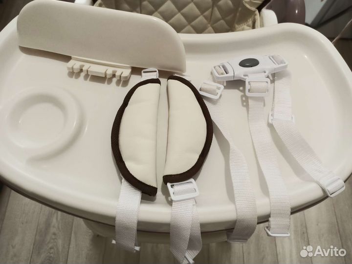 Стульчик для кормления nuovita