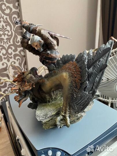 Ведьмак геральт фигурка из коллекционного издания