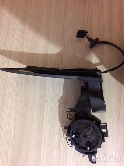 Opel Astra j Механизм зеркала левый. Накладка