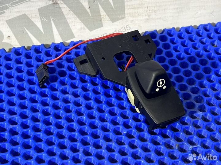 Кнопка электро рулевой колонки BMW E60, E63