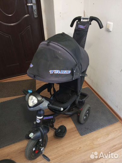 Детский велосипед с ручкой