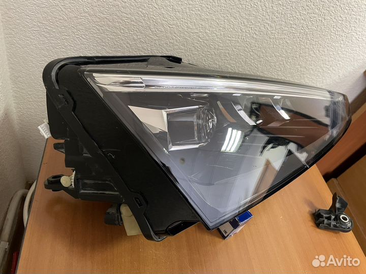 Правая фара линза Шкода Рапид 2 Rapid 2 с 2020г