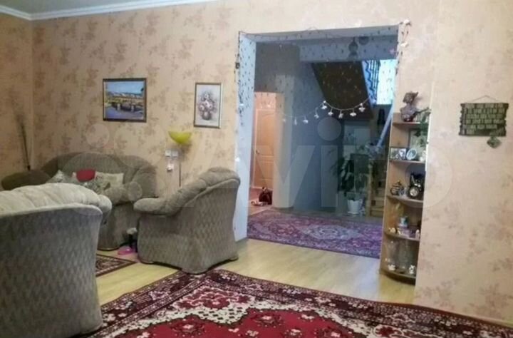 Дом 275 м² на участке 7 сот.