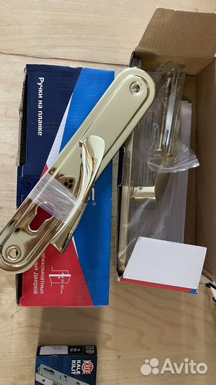 Новые дверные ручки Avers