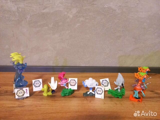 Киндер сюрприз Тролли Trolls World Tour 2020