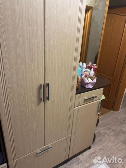 Гардеробная для гостинной