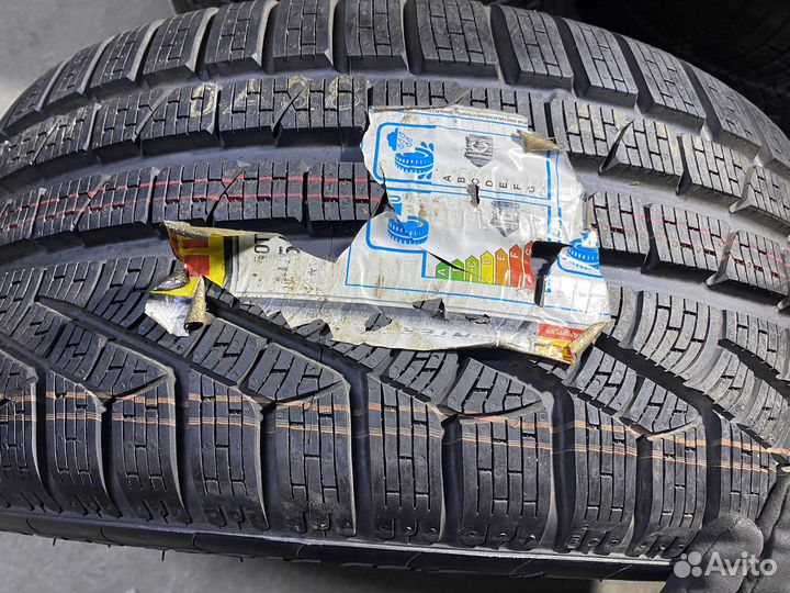 Pirelli Winter Sottozero 240 Serie II 255/40 R19 110V