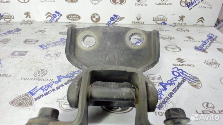 Петля двери передней прав. Chevrolet Aveo (T250) 2