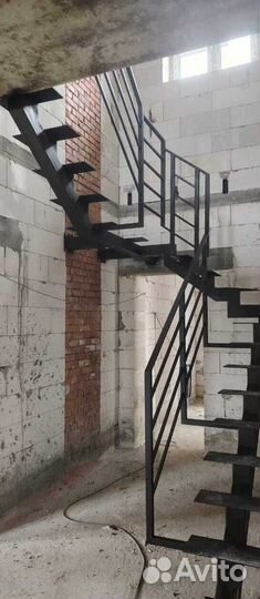 Лестница на металлокаркасе по Вашим габаритам