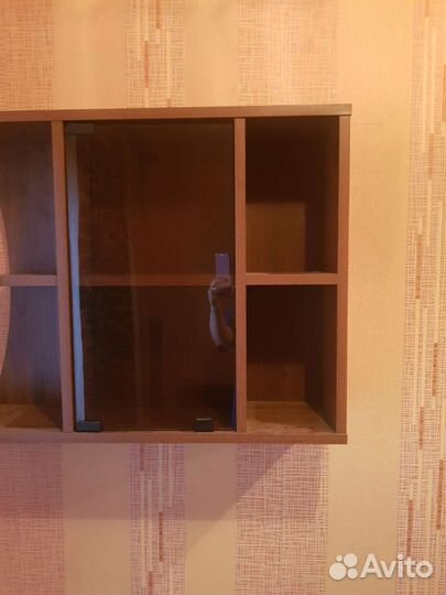 Книжные полки со стеклом