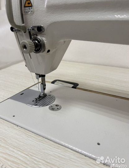 Швейная машинка typical