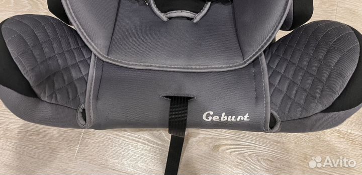 Автомобильное кресло