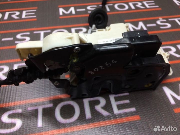 Замок двери передний левый Audi A8 4E/D3 BVJ 2008