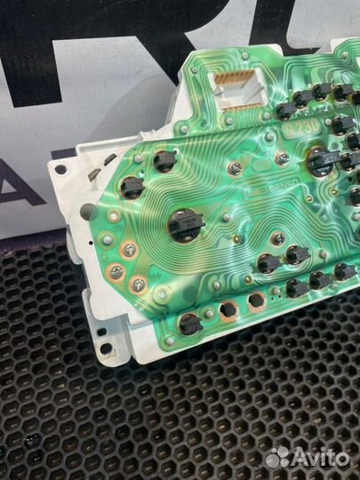 Панель приборов Mitsubishi Galant 8 EA5A 6A13 1998