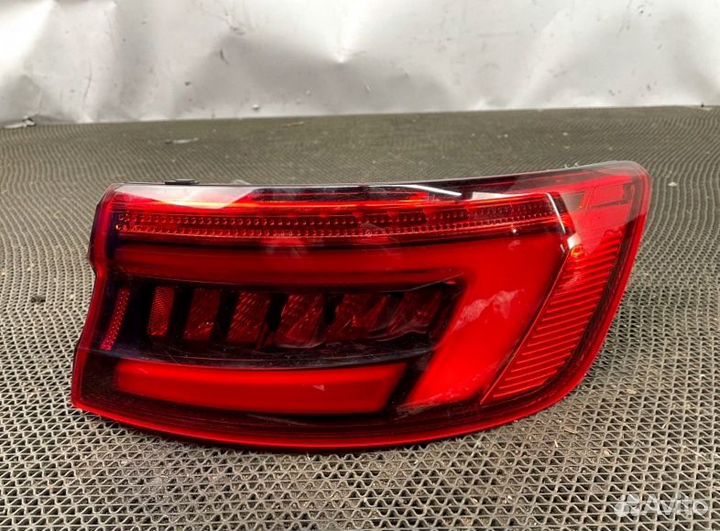 Фонарь Audi A4 B9 правый