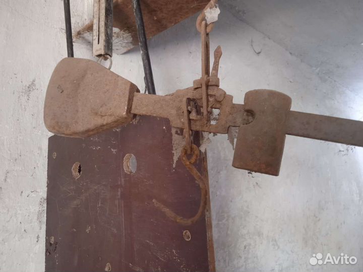 Весы старинные