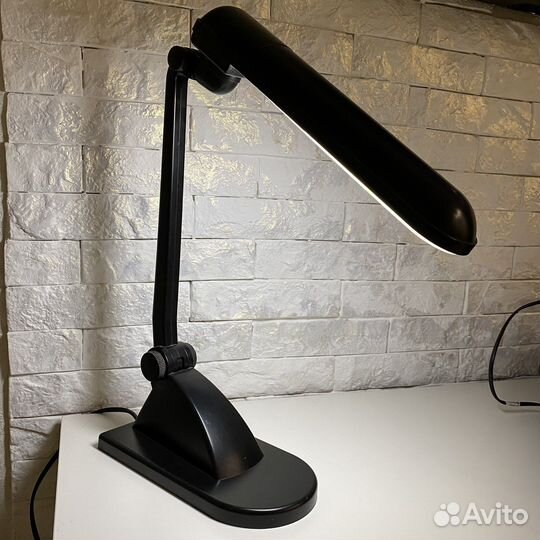 Лампа настольная