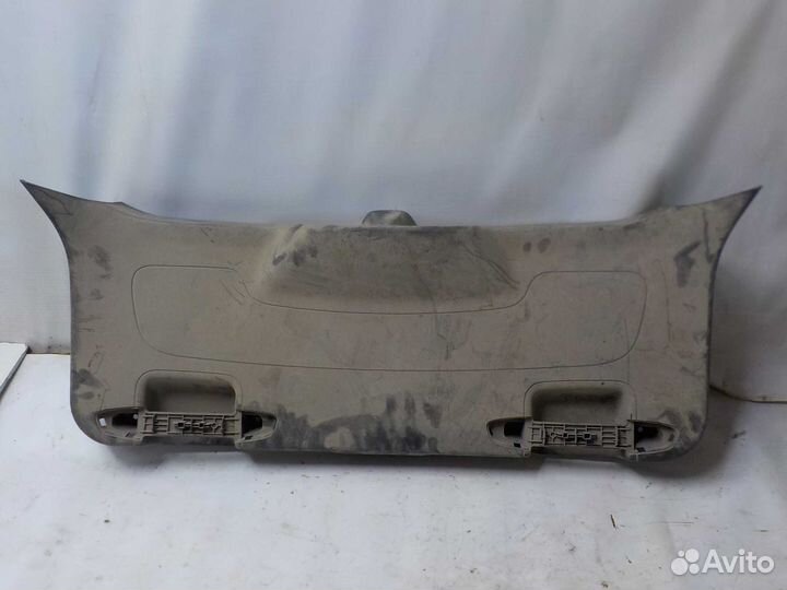 Обшивка крышки багажника Ford Focus 3