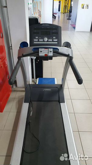 Беговая дорожка life fitness T70 на запчасти