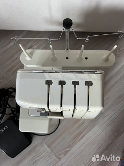 Оверлок (швейная машина)