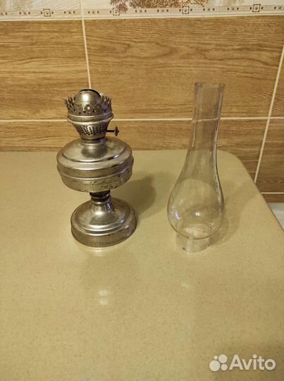 Лампа керосиновая антикварная