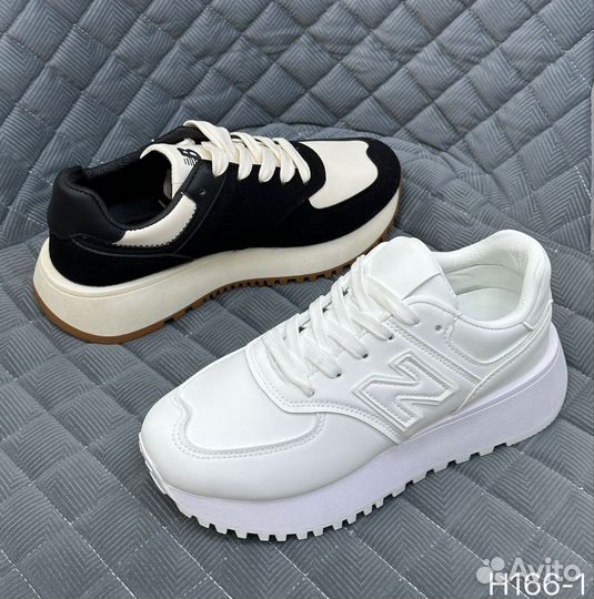 Кроссовки женские