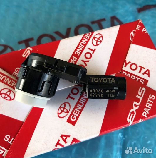 Датчик парковки Toyota Camry 70 2018-2024