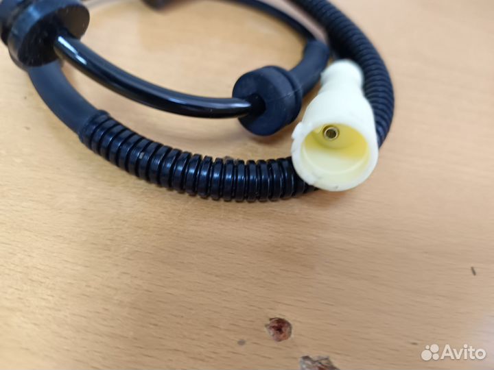 Датчик ABS Chevrolet Lacetti передний правый