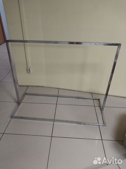 Вешалка для одежды напольная металлическая