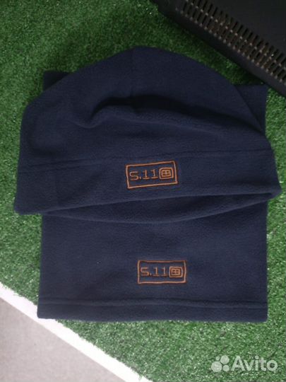 Шапка и накидка для шеи