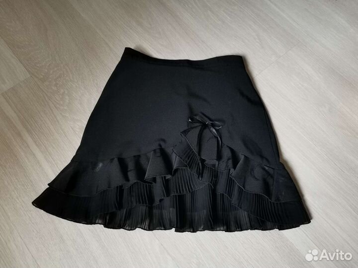 Юбка чёрная р. 146 красивая