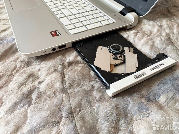 Белоснежный ноутбук HP Pavilion 4 Ядра / 8GB / SSD