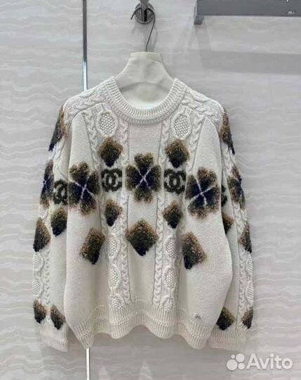 Свитер женский