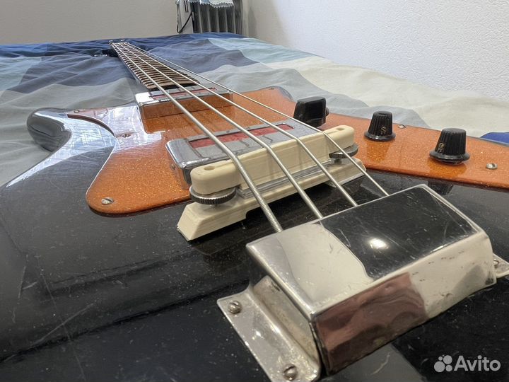 Ретро бас гитара 