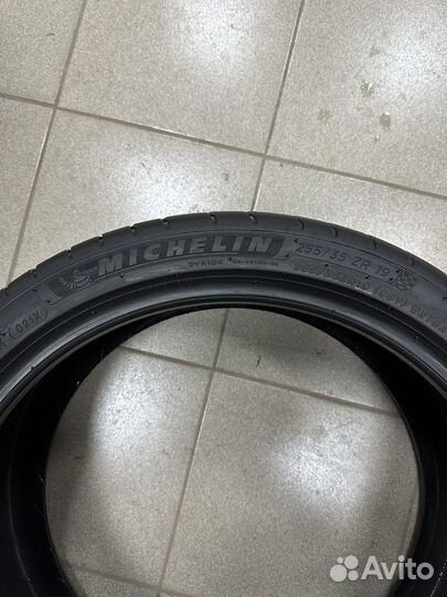 Michelin Pilot Sport 4 S 255/35 R19