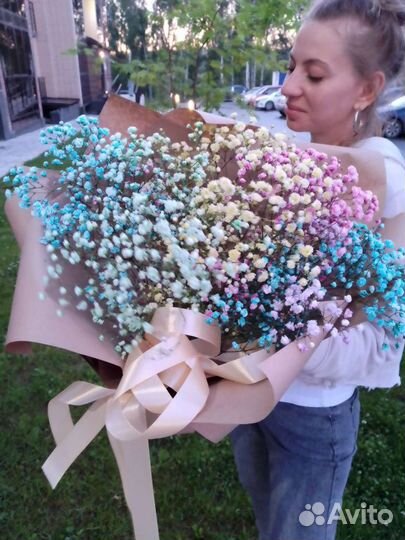 Букет цветов из гипсофилы в крафтовой упаковке