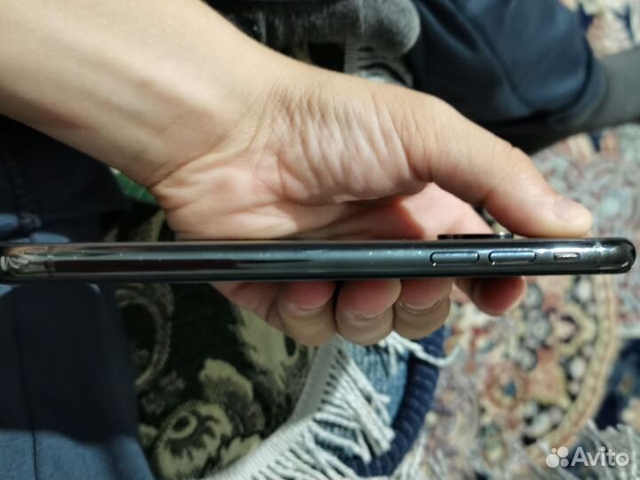 iPhone X, 64 ГБ