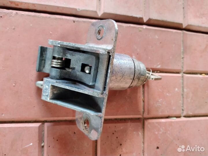 Замок багажника Ваз 2114