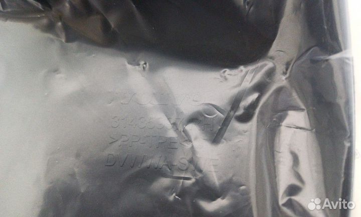 Брызговик задний правый Volvo XC60 2