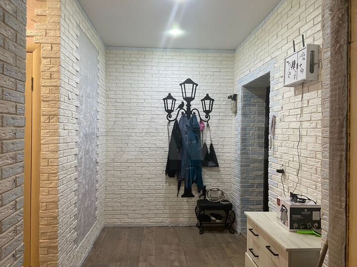 3-к. квартира, 82 м², 1/2 эт.