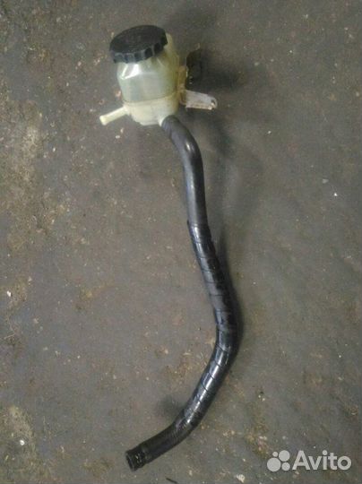 Бачок гур Toyota Avensis T220 1zzfe