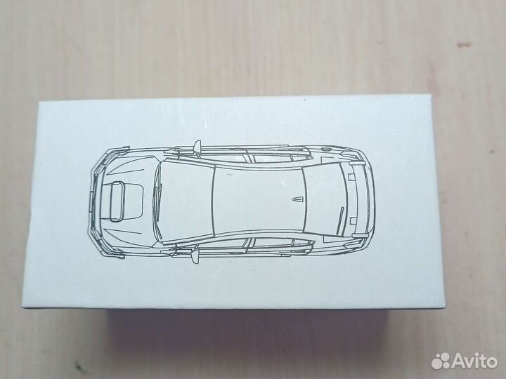 Моедли авто 1:64 от MiniGT, Xcartoys, Jackiekim