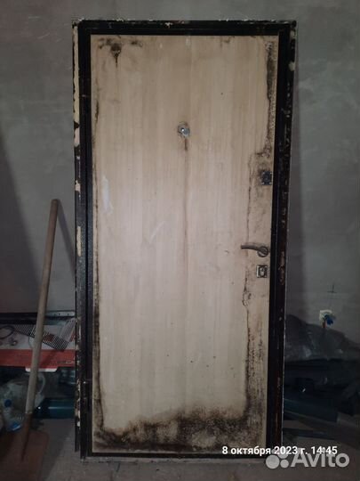 Дверь входная железная б/у