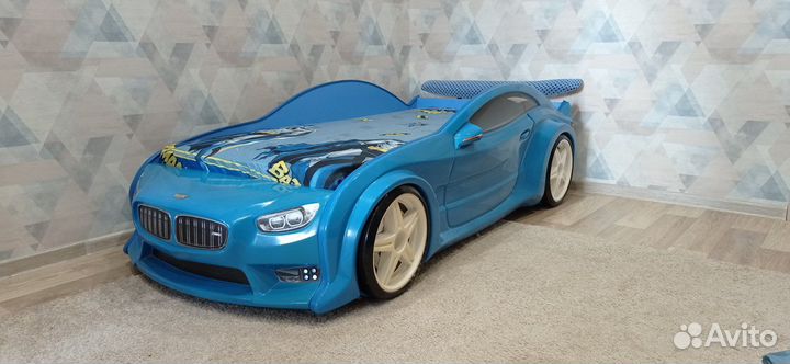 Детская кровать машина